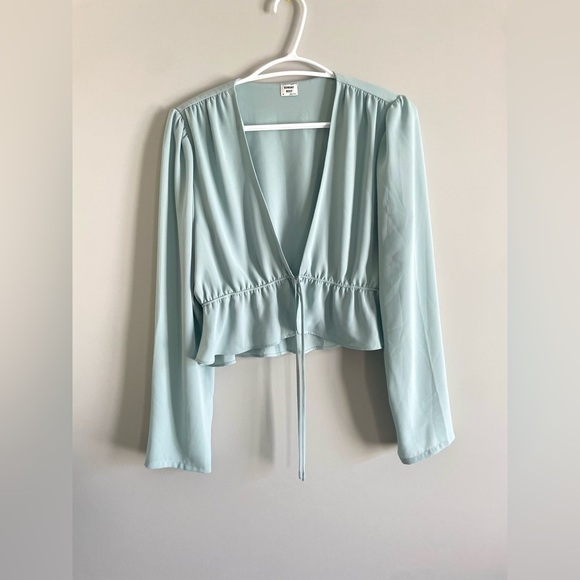 Aritzia Sunday Best Kimberley Front Tie Blouse in Baby Blue Size Medium - Picture 6 of 6